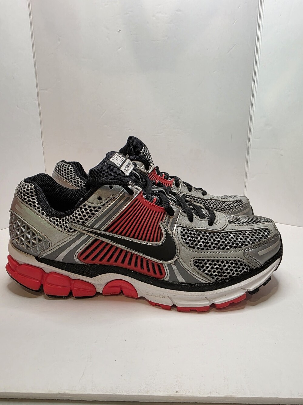 Nike Zoom Vomero 5 Red Silver Black Running Shoes Men’s Sz 8/9.5W
